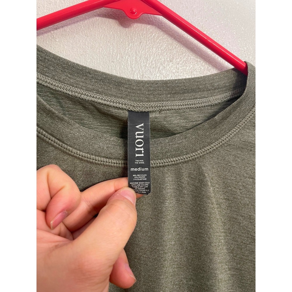 Vuori Mens Medium Tradewind Performance Long Sleeve Pocket T-Shirt Sage Greeen - Picture 3 of 3